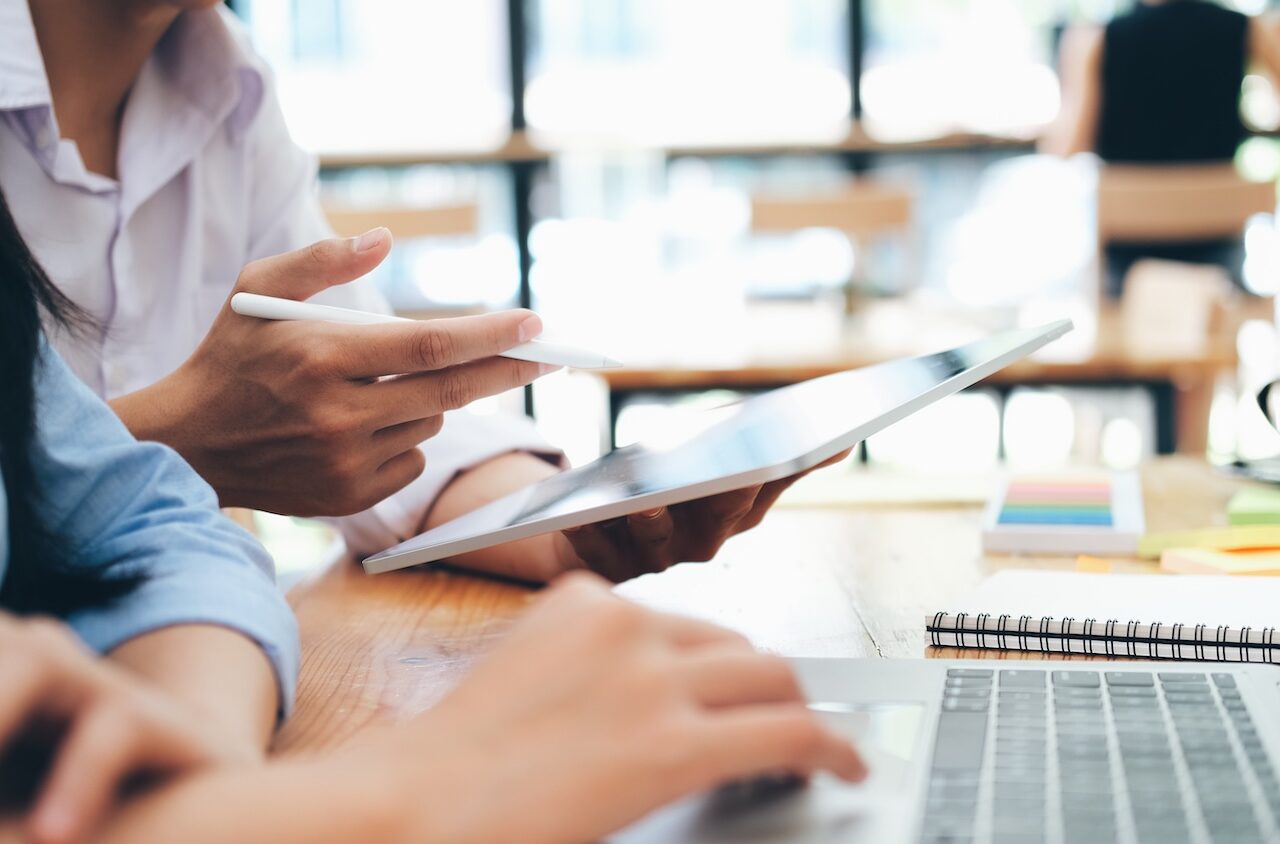 Young startup businessmen teamwork brainstorming meeting to discuss the new project investment.